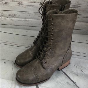 Charlotte russe combat boots women sz 6